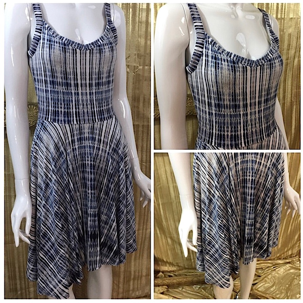 Artisan NY Gradient Blue dress with front pockets, NWOT.